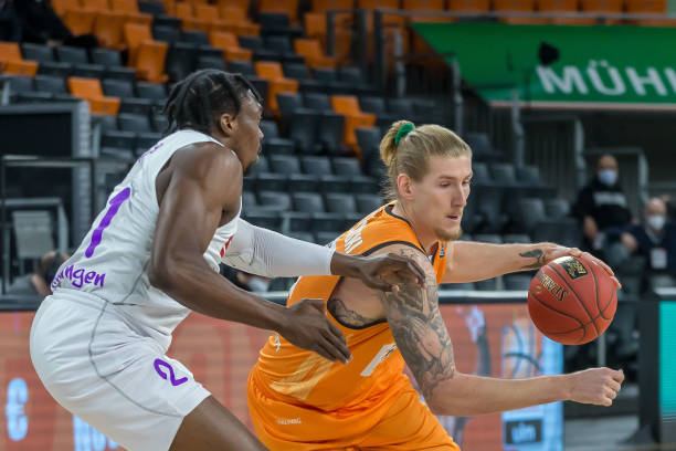 步的中国女 步的中国女