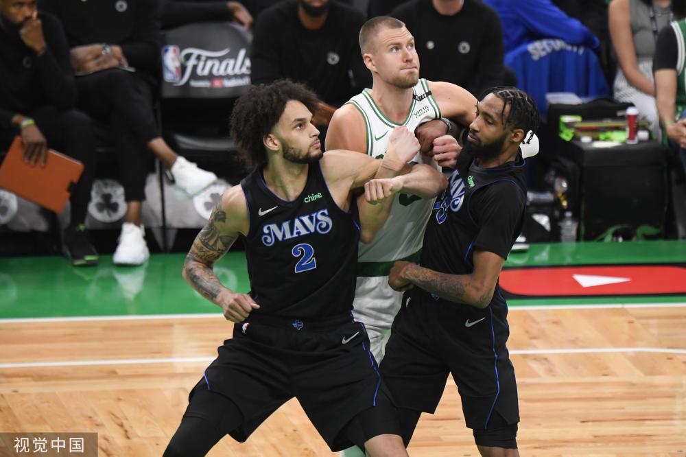 年轻边锋在 年轻边锋在