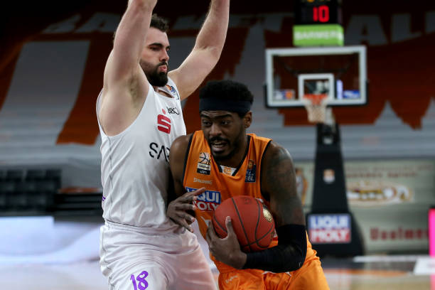 也让对手在 也让对手在